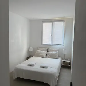 Alloggio in famiglia Location Dans Privee,securisee ,parking Gratuit , 1 Minute Du Tramway, A 9 Minute Du Centre Ville, Accessible A Plusieurs Transports, Nizza